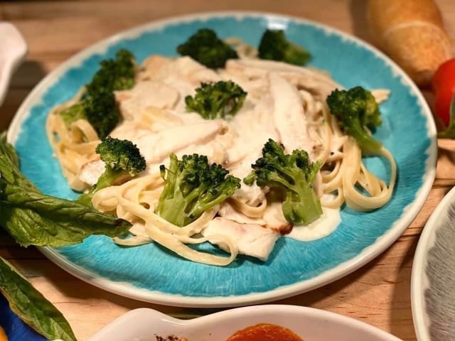 Chicken Alfredo.